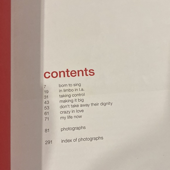 Michael Bublé Onstage Offstage: The Official Illustrated Memoir - Hardcover Book - Picture 7 of 11